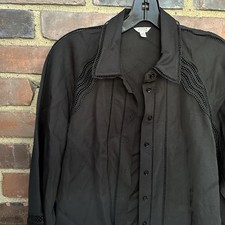 JIGSAW Scallop Trim button