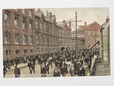 Huntley & Palmers Biscuit Factory Reading Berkshire Workers c1906 VTG Postcard
