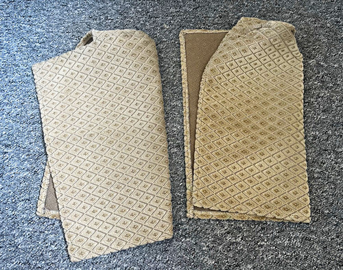 Pair beige geometric - of,