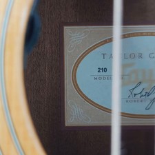 Taylor 210 Fishman Acoustic