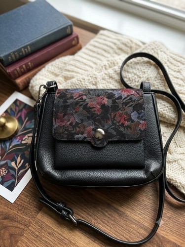 Pavers black and floral print - pavers,