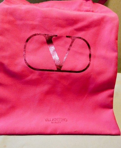 Gwp valentino hot pink tote - gwp,