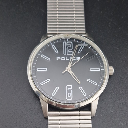 Police quartz analogue watch