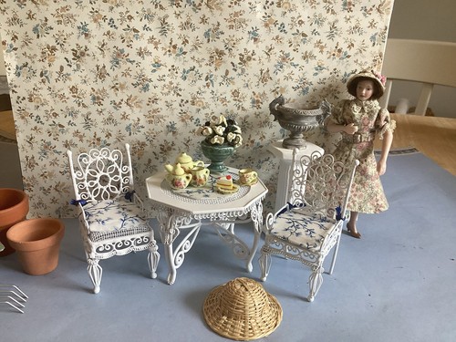 Dolls house scale - 1.12.,