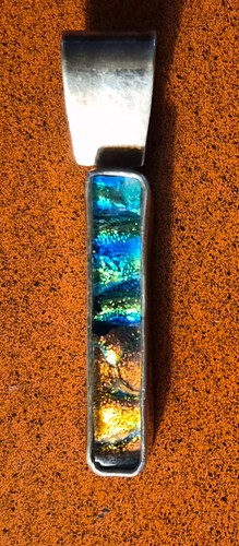Dichroic glass vertical pillar - dichroic,