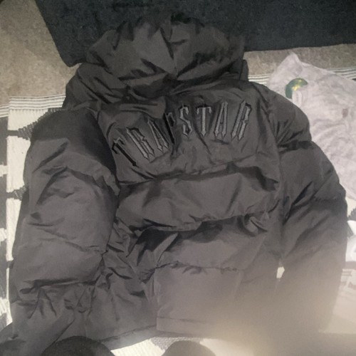 Trapstar black hooded puffer - black,