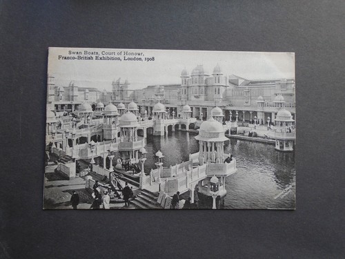 London swan boats court - london:,