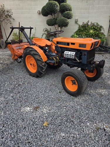 Kubota b6000 compact tractor - b6000,