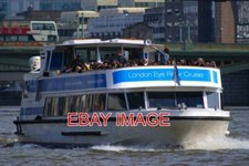 PHOTO  CRUISER ON THE RIVER