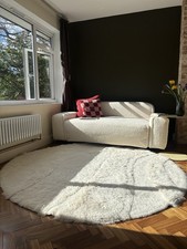 Soft round fluffy wool - round, rug