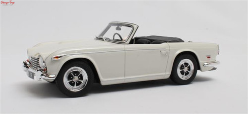 Cult models triumph - cult, p.i