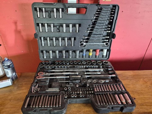 Halfords advanced 200pc socket - halfords,