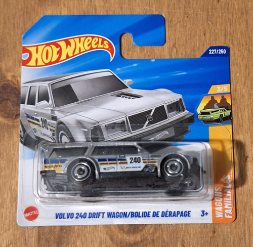 Hot wheels volvo - hot, 1/64