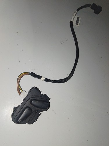 Mercedes 2108213751 left - mercedes,