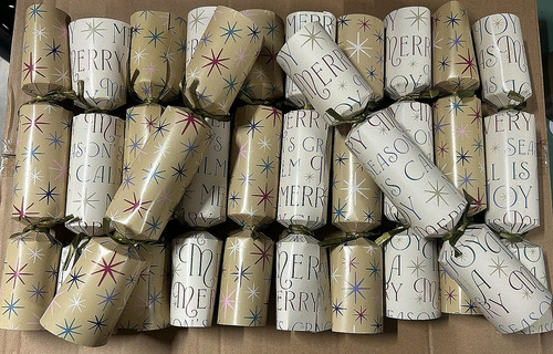 Christmas crackers gold - x,