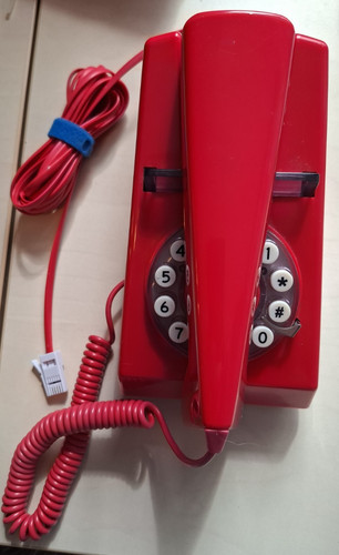 Retro red trimphone wild - retro,