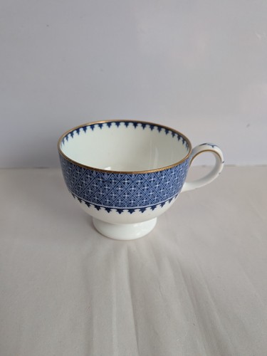 Wedgwood blue white bone - blue, &