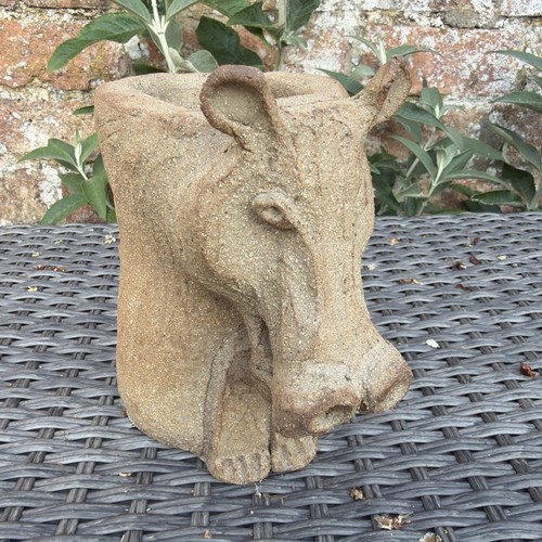 Concrete art studio hippo - art,