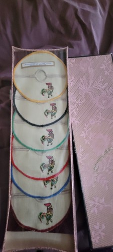 Vintage hand embroidered linen - hand,