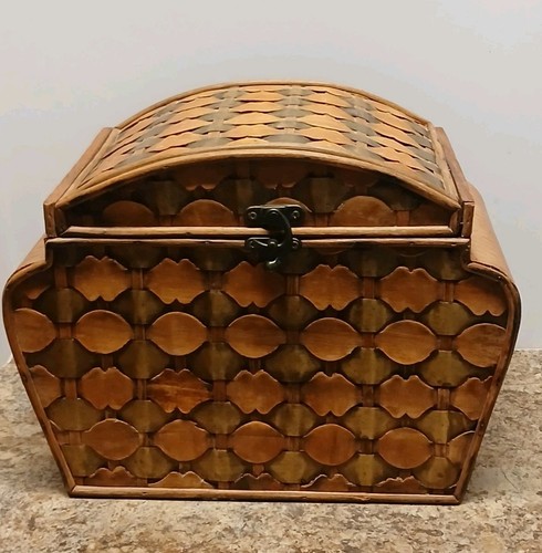 Vintage chain hinged wicker - chain, /