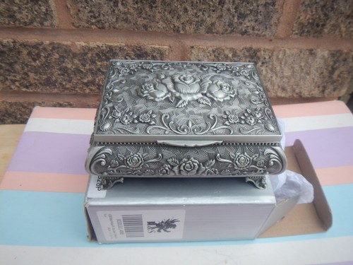 Antique style metal - h, s