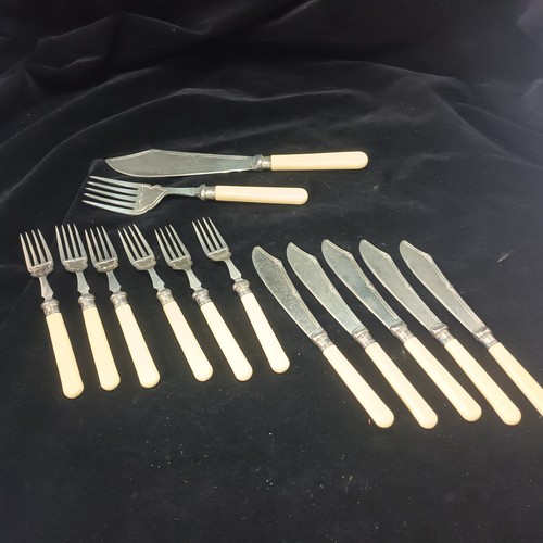 Vintage set fish knives and - of,