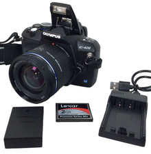 Olympus E-420 10MP DSLR with