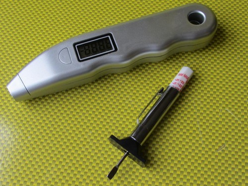 Digital tyre pressure gauge - digital,