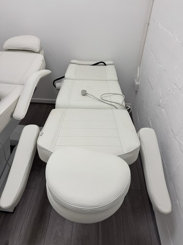 White electric beauty salon - white,
