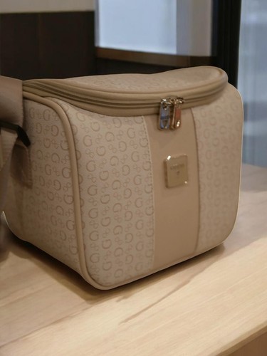 New with tags guess - with,
