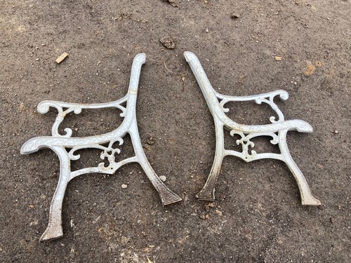 Pair cast iron metal - pair, garden