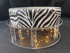 6 Pillar Round Wedding Cake