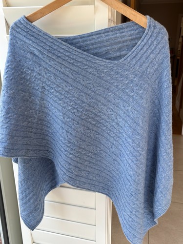 The cashmere centre light - light, blue