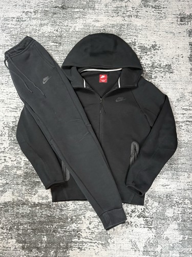 Nike black tech fleece - black,