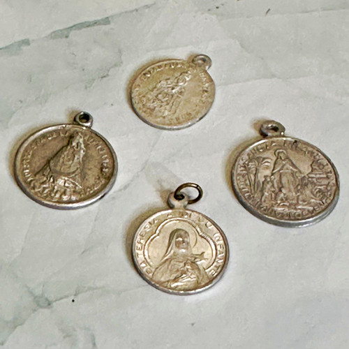 Vintage religious medals - religious,