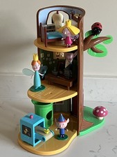 Ben And Holly’s Little Kingdom Woodpecker Elf Tree House Playset & 5 Figures
