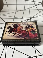 Russian small Lacquer Box  GICLEE style TROIKA horses & Sleigh