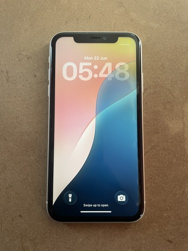Apple iphone white - 11,