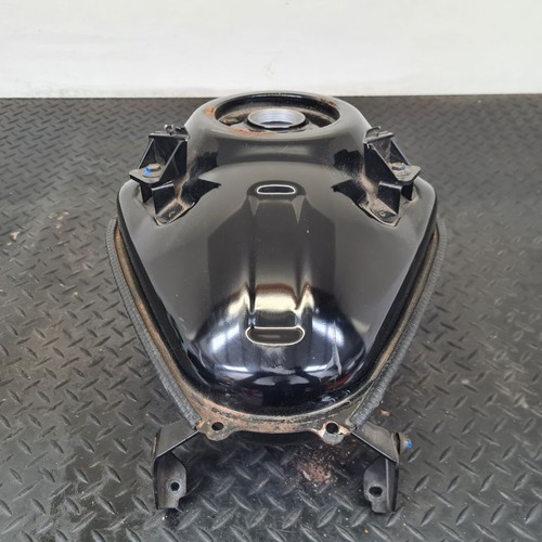 Yamaha yzf 125 - yamaha, fuel