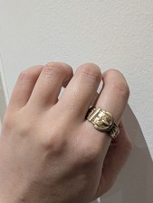 Beautiful vintage english hallmark 375 9ct gold embossed belt buckle ring Size V