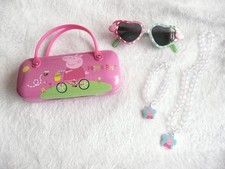 Peppa Pig pink sunglassess and