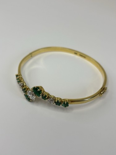 18ct gold emerald bangle - 18ct,