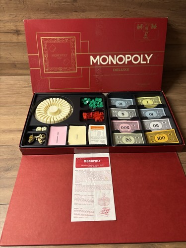 Monopoly deluxe board - deluxe,