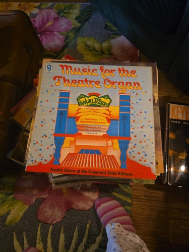 Music for the theatre - for,