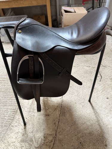 Wide showing saddle - 18”,