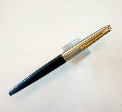 1960s black parker fountain - black,