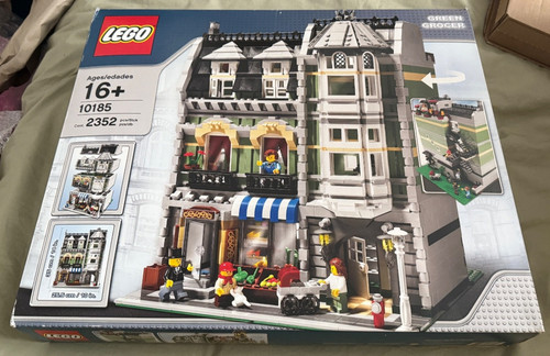 Lego modular green grocer - green,