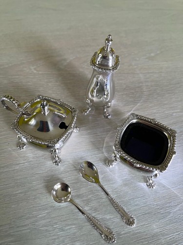 Silver plated cruet set - set,