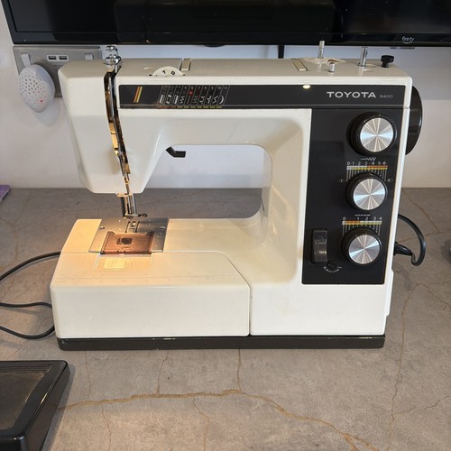 Toyoto 9400 zigzag sewing - toyoto,