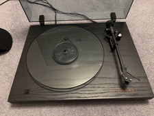 SYSTEMDEK I GLASS PLATTER BELT DRIVE TURNTABLE WITH AUDIOTECHNICA NEEDLE